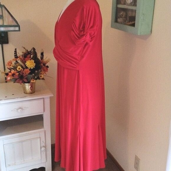 Danny & Nicole Red Dress - Picture 6 of 12